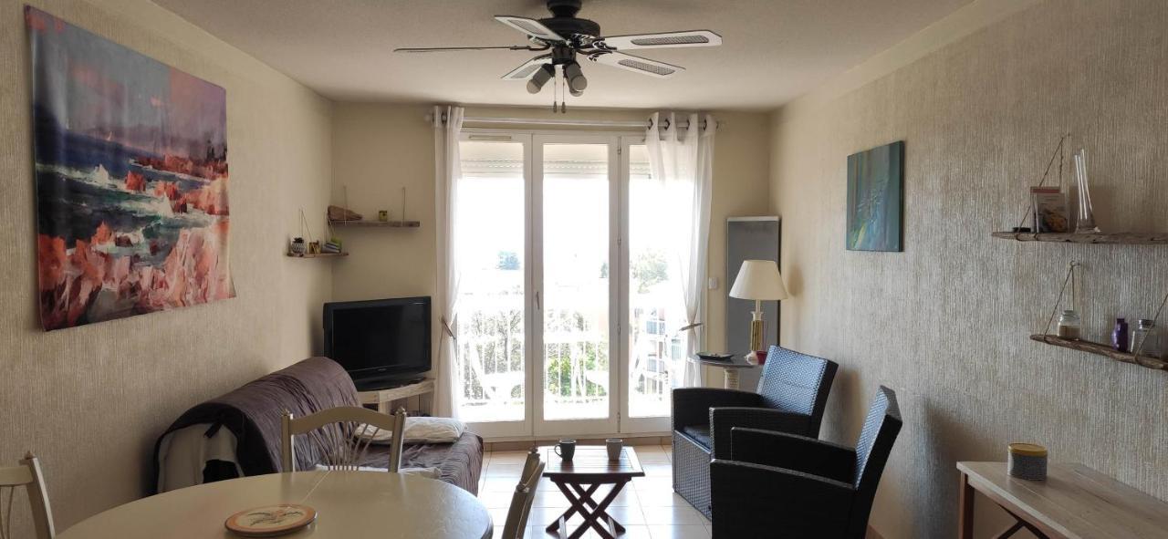 Appartement Lumineux Vue Mer Frejus Exterior photo